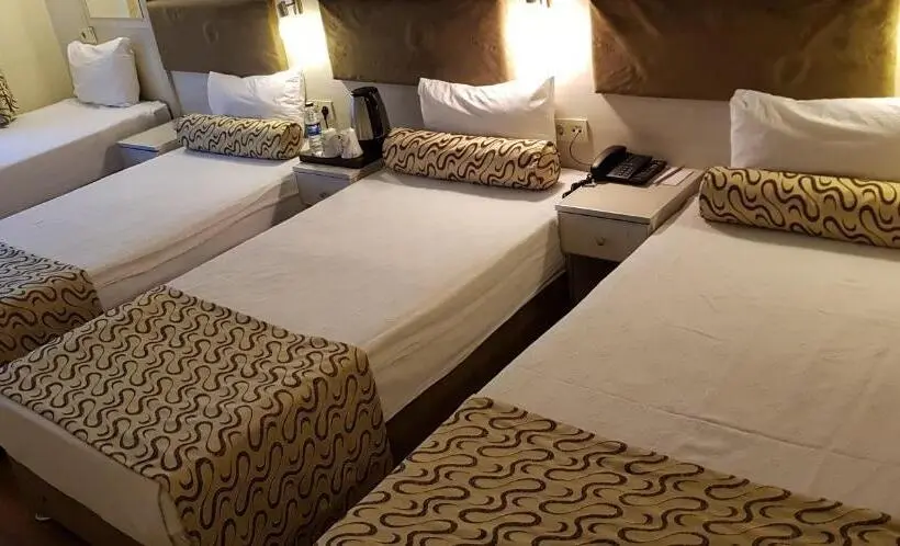 Classic Quadruple Occupancy Room