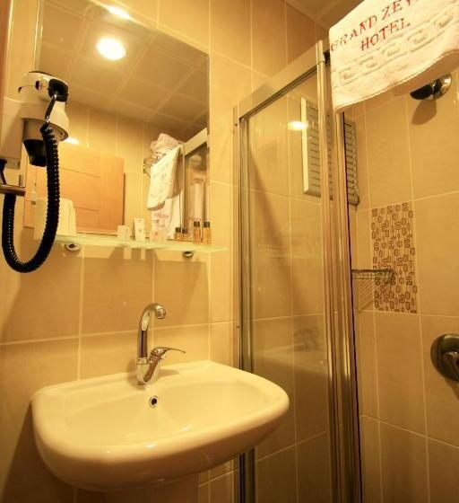 Camera Economy Singola, Grand Zeybek