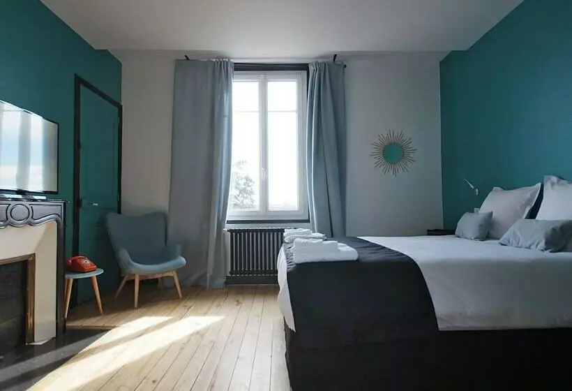 Camera Standard, La Salamandre
