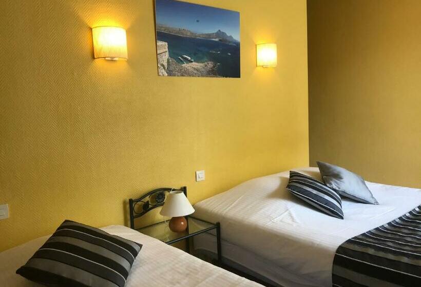 غرفة قياسية ثلاثية, Magdeleine