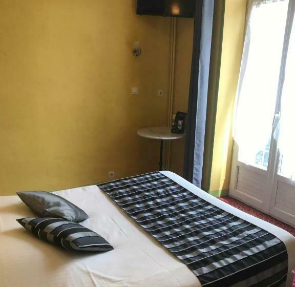 غرفة قياسية ثلاثية, Magdeleine