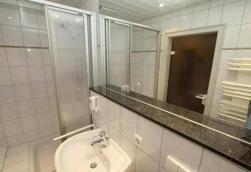 Standard Yhden Hengen Huone, Rimberg