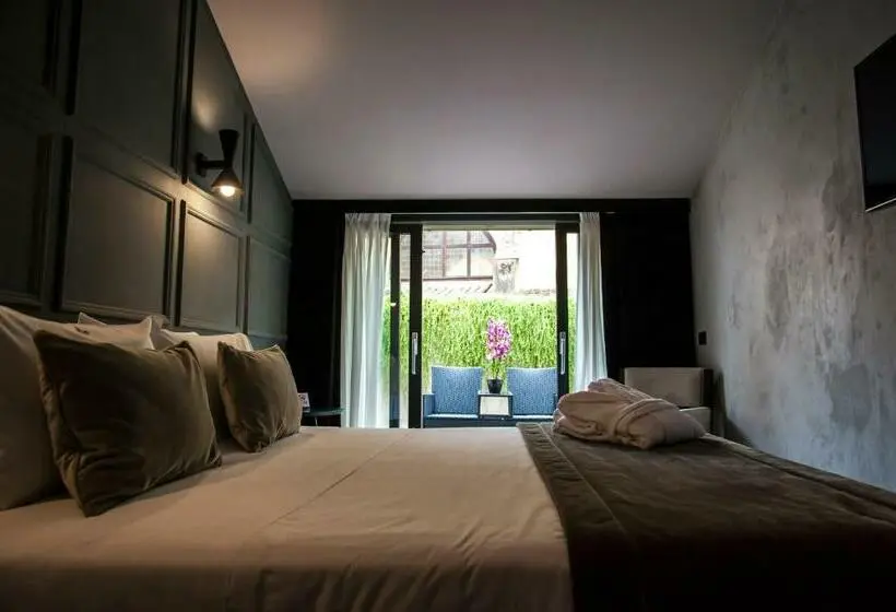 سوییت لوکس, Roma Luxus