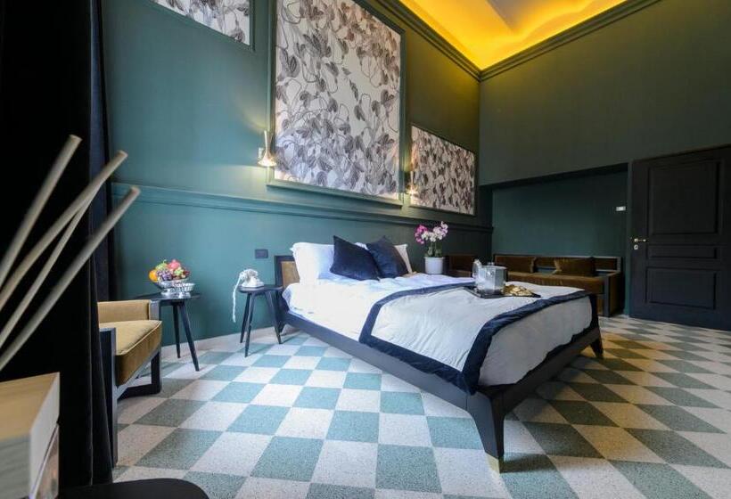 اتاق لوکس, Roma Luxus