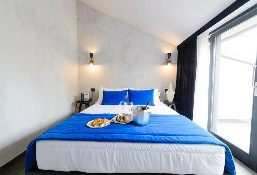 سوییت جونیور با چشم‌انداز شهر, Roma Luxus