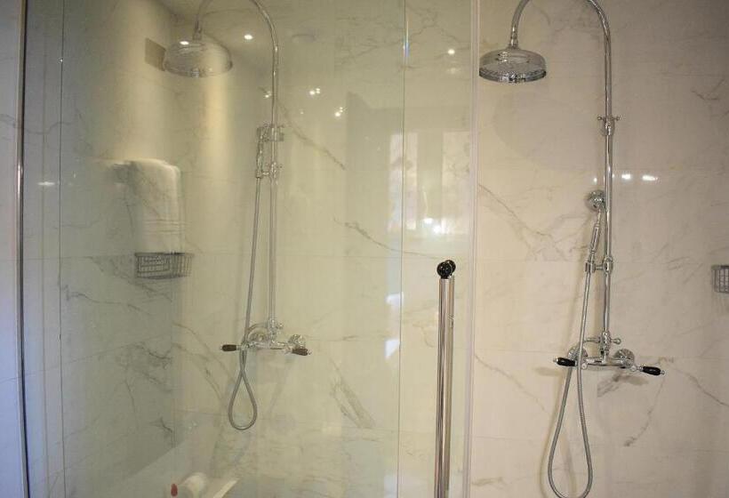 اتاق خانوادگی, Roma Luxus