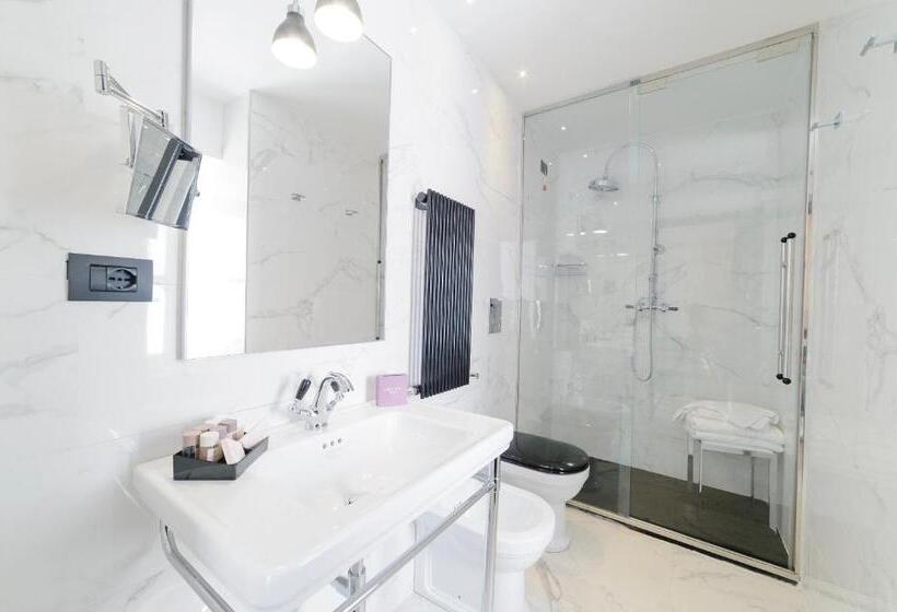 اتاق لوکس با تراس, Roma Luxus