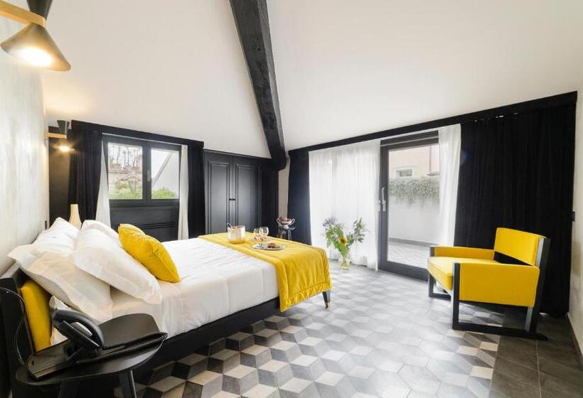 اتاق لوکس با تراس, Roma Luxus