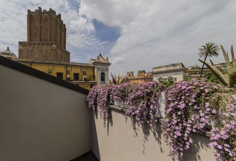 سوییت جونیور با چشم‌انداز شهر, Roma Luxus