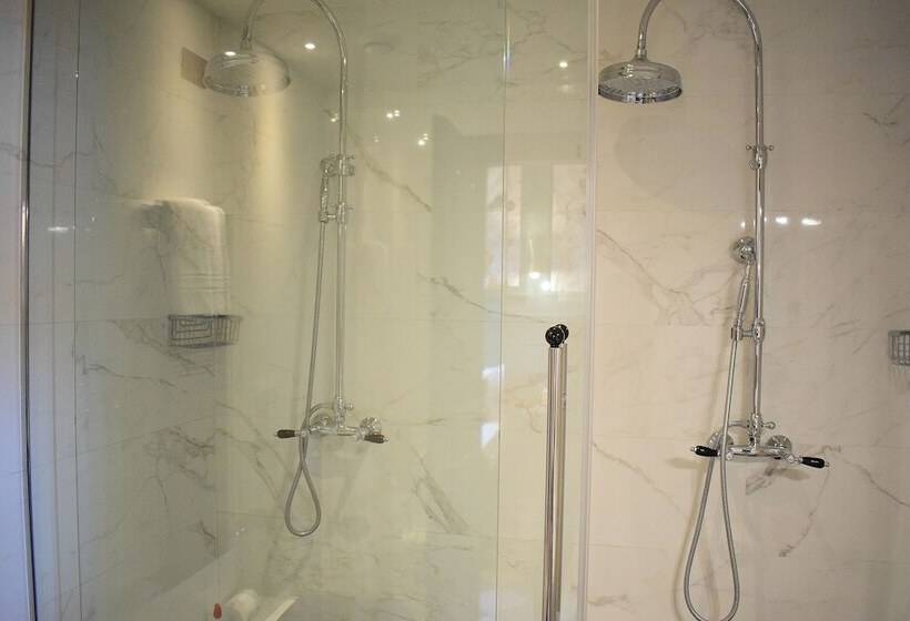 اتاق خانوادگی, Roma Luxus