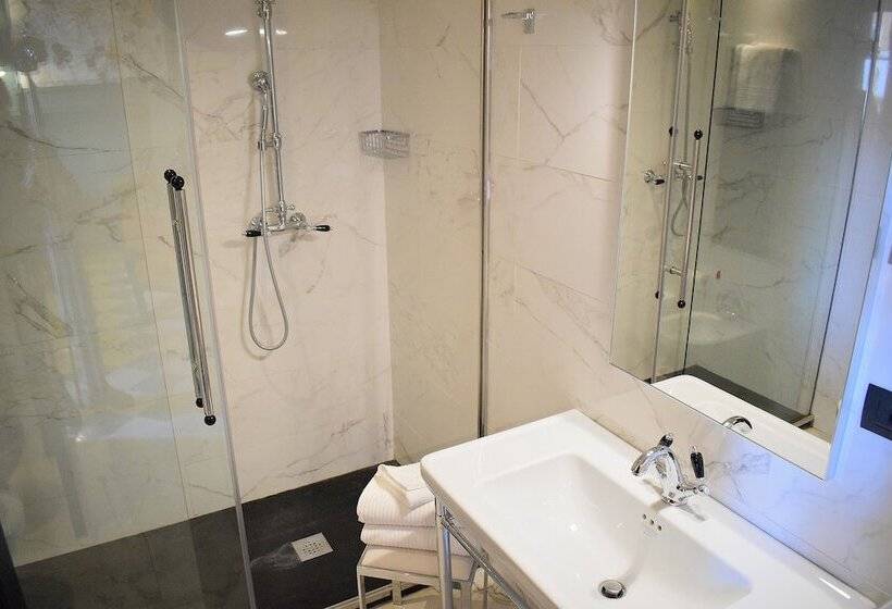 اتاق خانوادگی, Roma Luxus