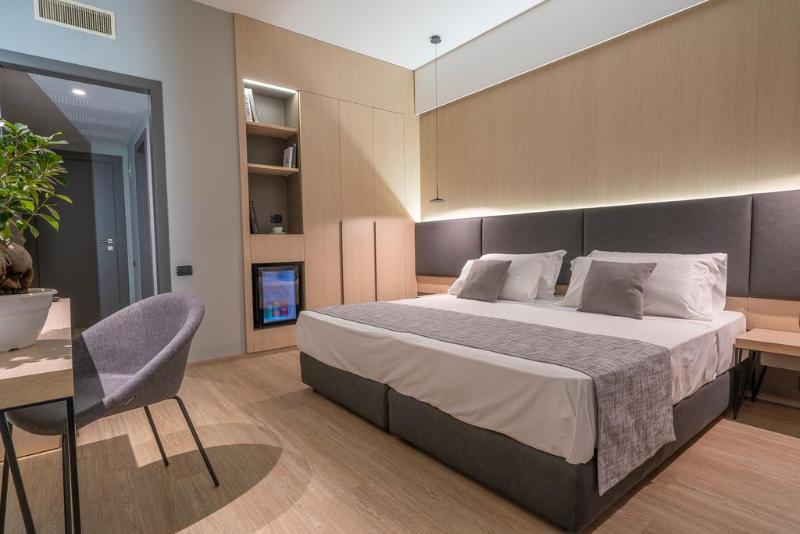 اتاق لوکس با تراس, Roma Luxus