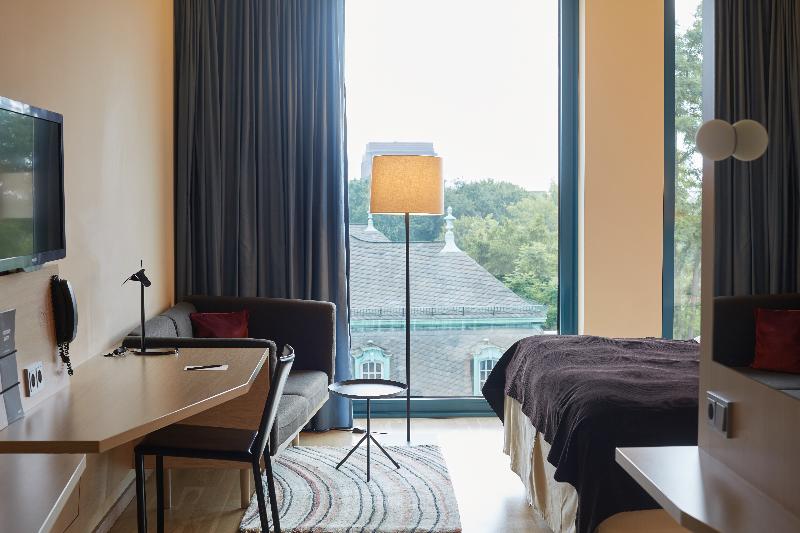سوییت لوکس, Roma Luxus