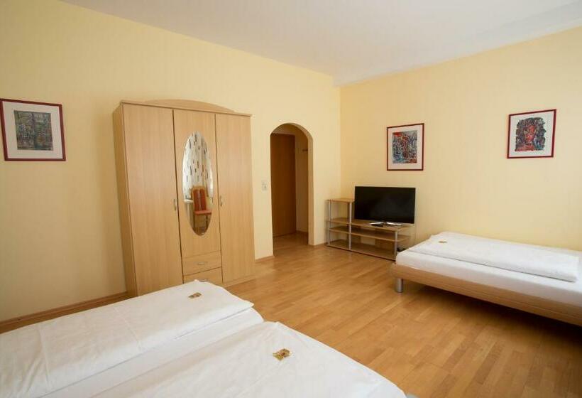 Номер Стандарт Трехместный, Amadeus