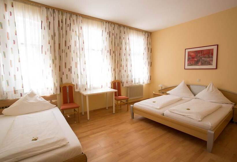 Номер Стандарт Трехместный, Amadeus