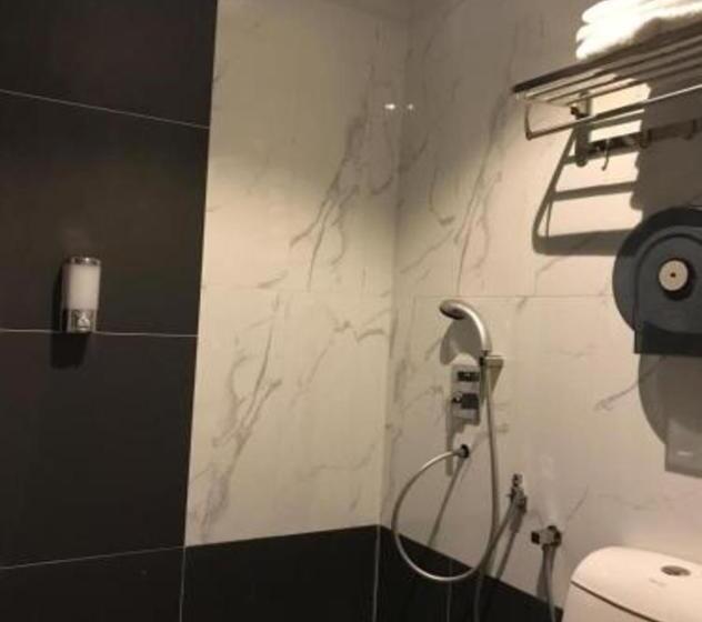 Quarto Estandar, Time Hotel Seremban