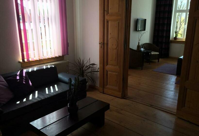 带大床的标准工作室, Traumparadies