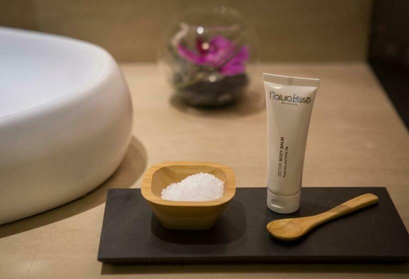 带观景和大床的豪华房间, Nobu Hotel Miami Beach