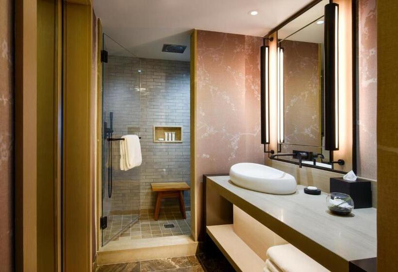 带大床的小型套房, Nobu Hotel Miami Beach