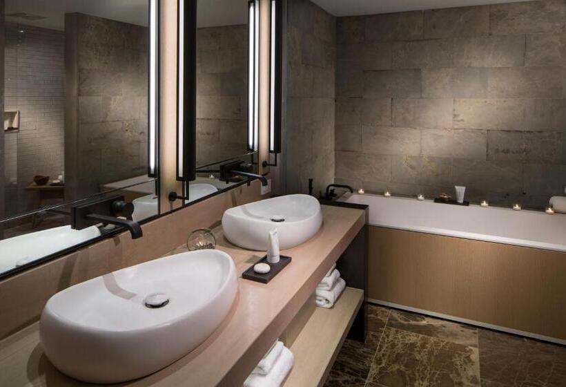 带大床的套房, Nobu Hotel Miami Beach