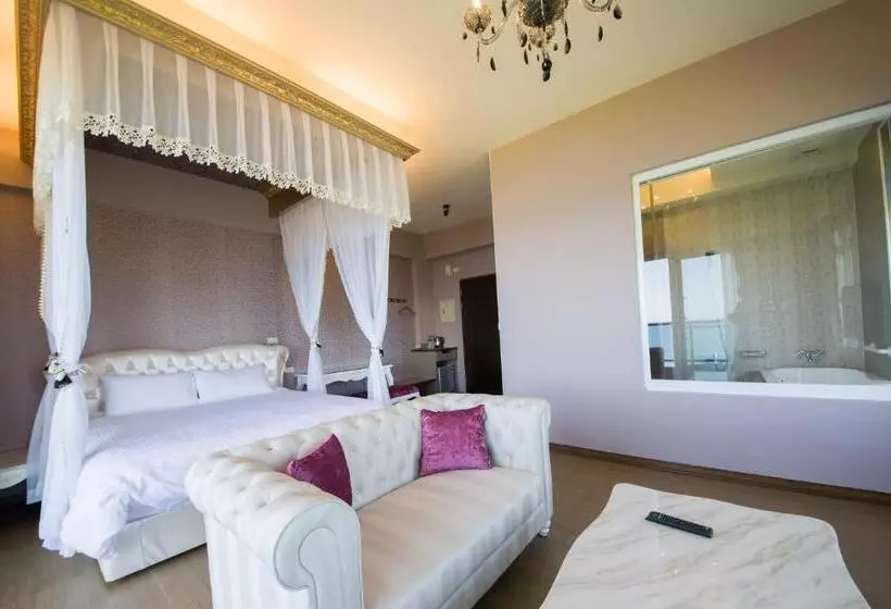 اتاق لوکس با بالکن و چشمانداز دریا, Whitecaps B&b