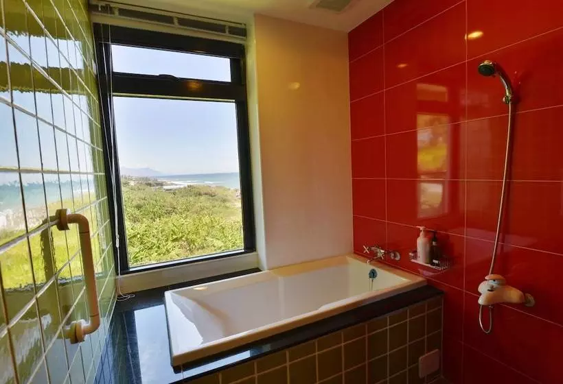 اتاق استاندارد چهار تخته, Whitecaps B&b