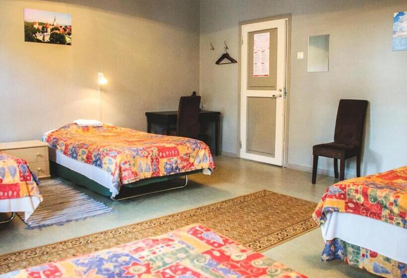 Habitació Quàdruple Estàndard Bany Compartit, 16eur   Old Town Munkenhof