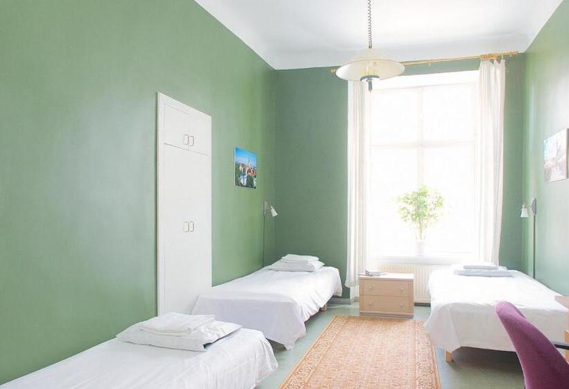 اتاق استاندارد سه تخته با سرویس بهداشتی مشترک, 16eur   Old Town Munkenhof
