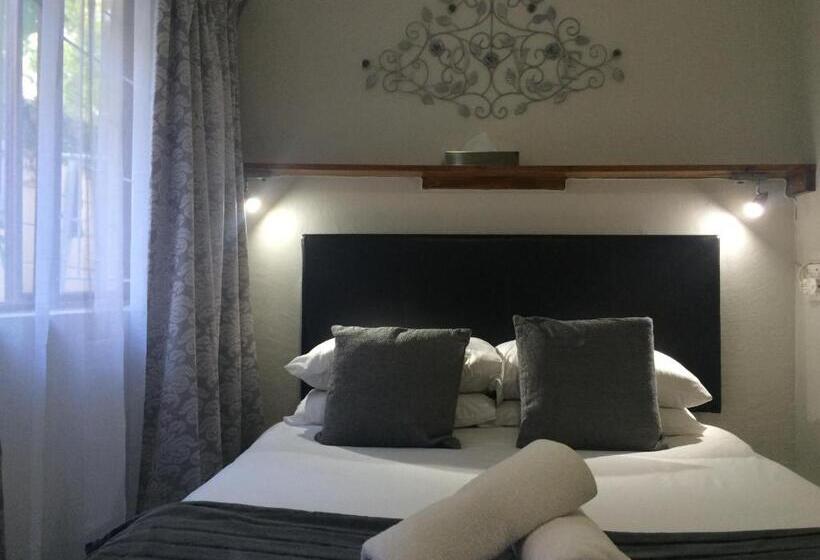 חדר מוזל מקלחת משותפת, A Sunflower Stop Backpackers