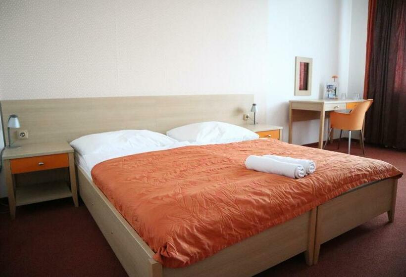 Négyágyas Standard Szoba, And Park Divoká Voda