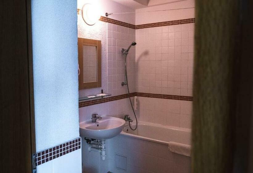 Négyágyas Standard Szoba, And Park Divoká Voda