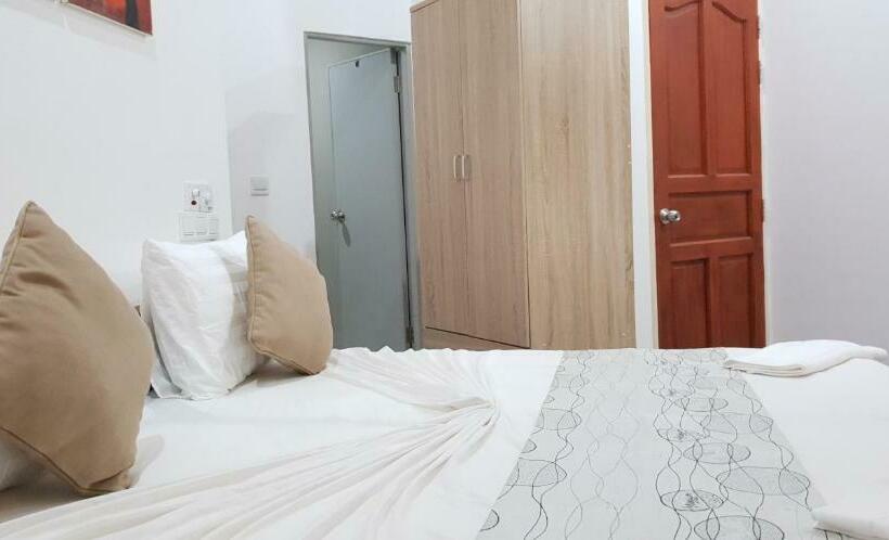 اتاق لوکس با بالکن و چشمانداز دریا, Arora Inn