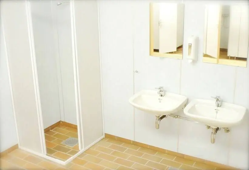 バスルーム共同エコノミー4人部屋, Camp Lillehammer
