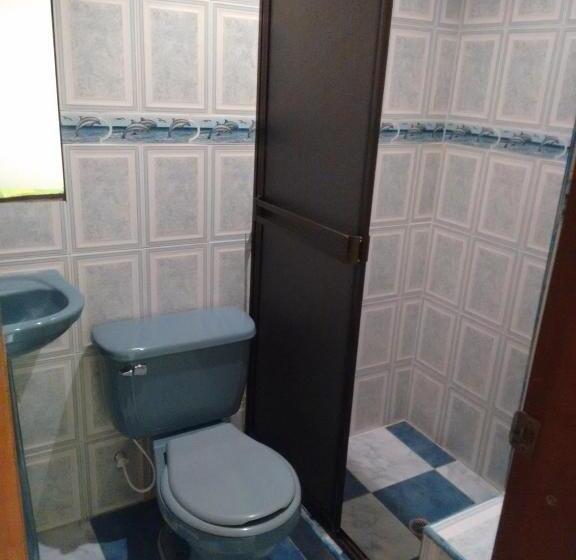 四人标准间, Ejecutivo Imperial