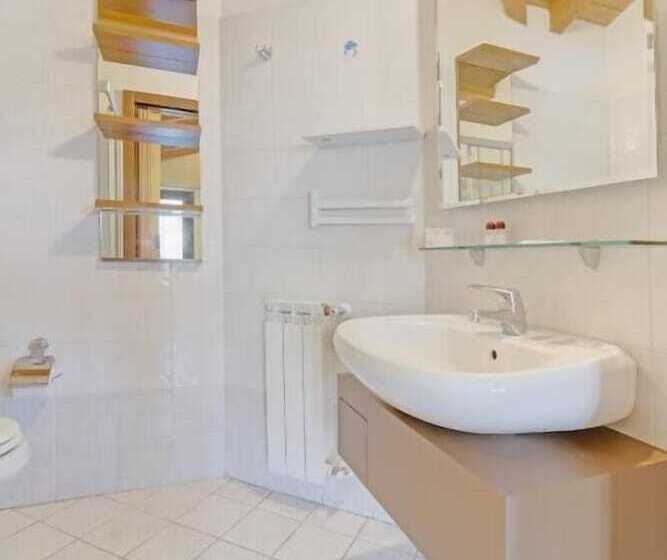 Comfort room with lake view, Grotto Bagat