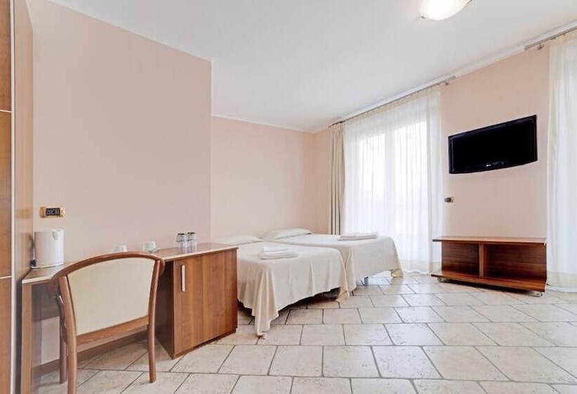 Четырехместный Номер Superior, Grotto Bagat