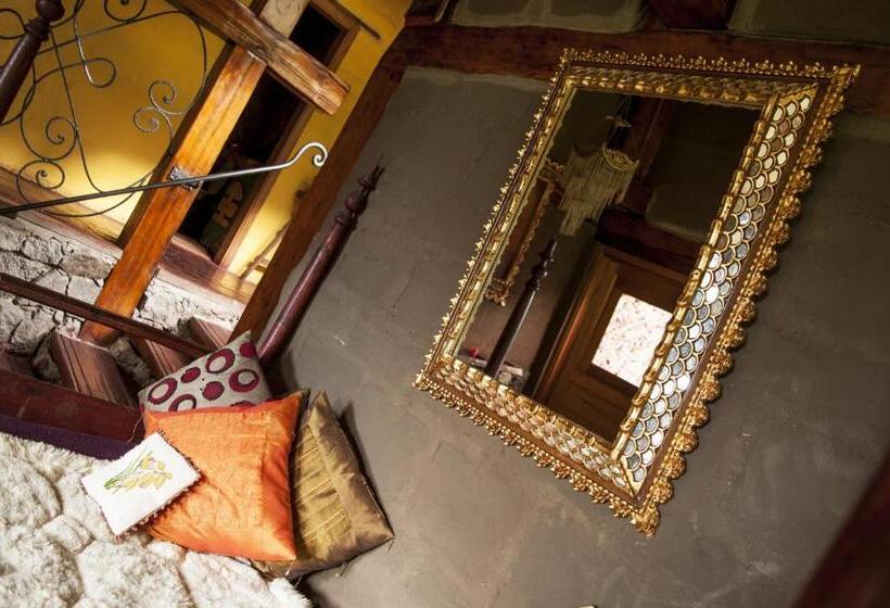 سوئیت با بالکن, Hacienda Rumiloma By Rotamundos