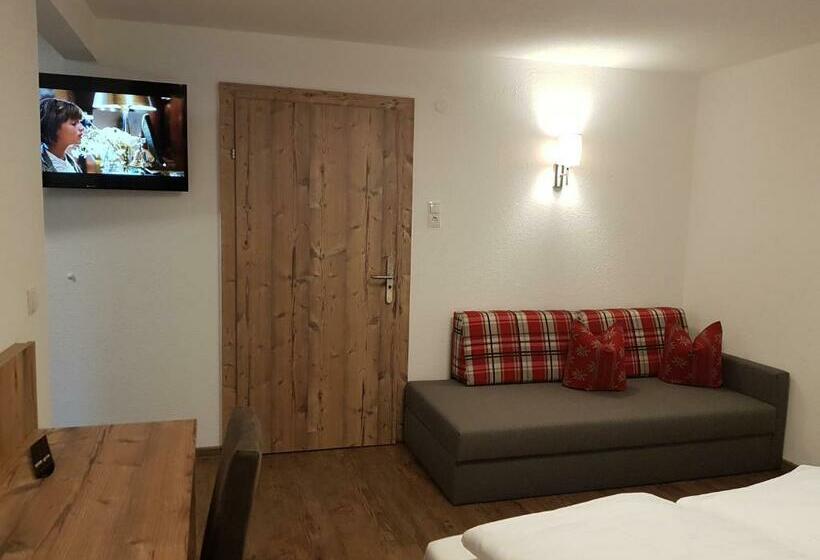 Трехместный Номер Стандарт с Балконом, Haus Margret