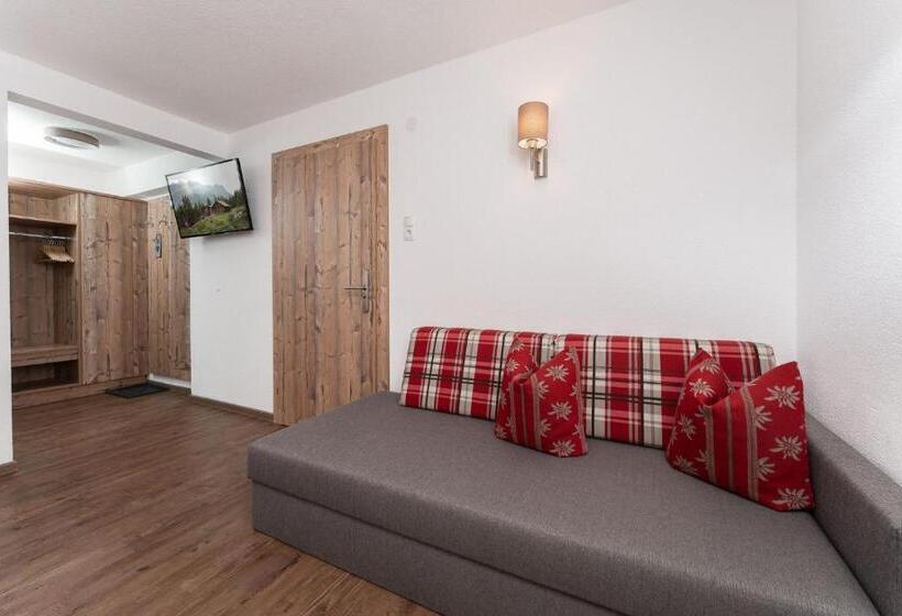 Трехместный Номер Стандарт с Балконом, Haus Margret