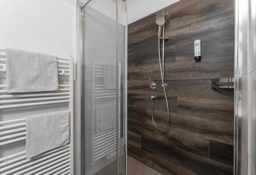 Номер Стандарт, Haus Margret