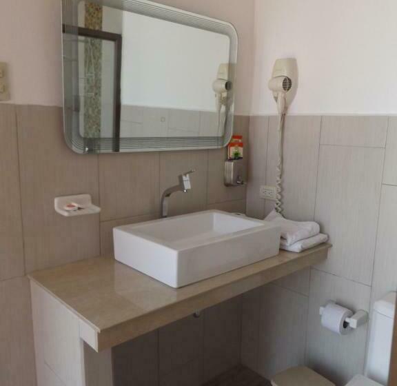 디럭스 룸, Hostal Antares