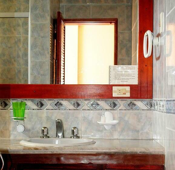 4인용 스탠다드 룸, Hostal Antares