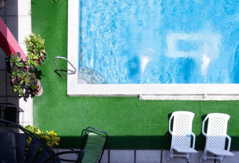 Четырехместный Номер Стандарт, Hostal Antares