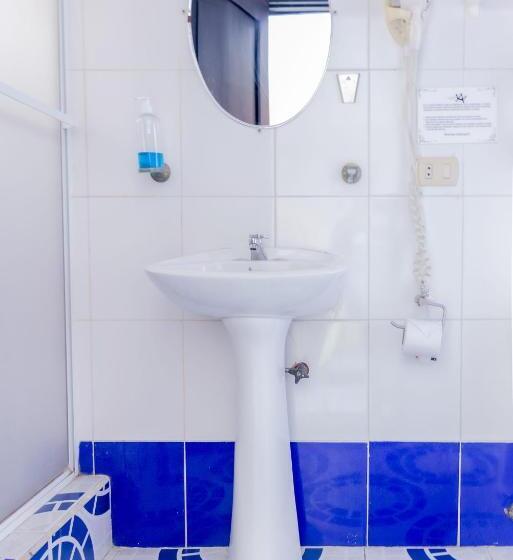 4인용 스탠다드 룸, Hostal Antares