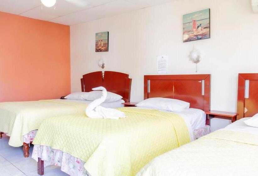 4인용 스탠다드 룸, Hostal Antares