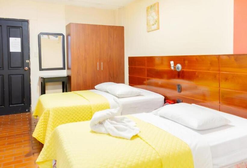 Четырехместный Номер Стандарт, Hostal Antares