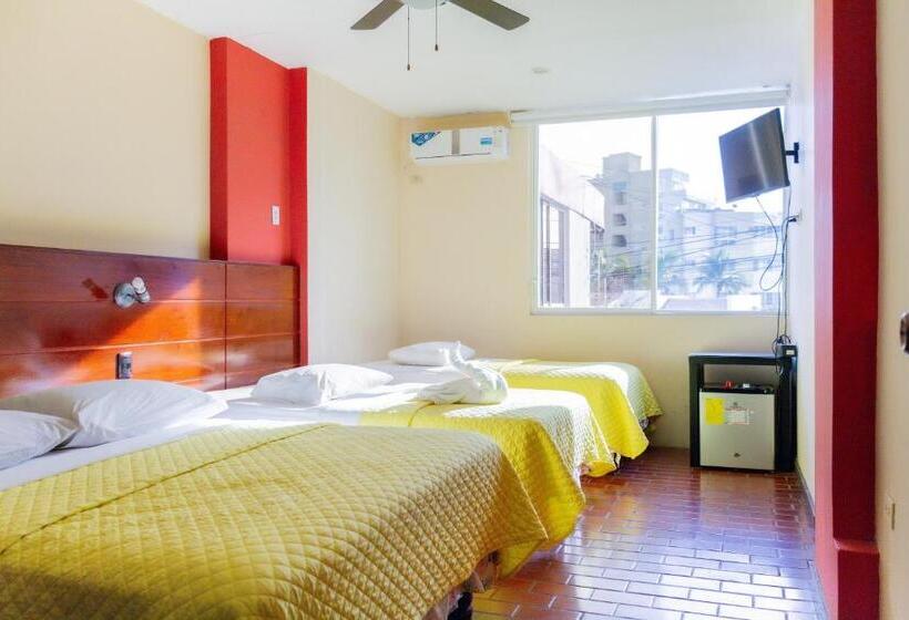 4인용 스탠다드 룸, Hostal Antares