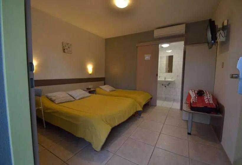 Standard Kolmen Hengen Huone, Hôtel Ecochic   Mont De Marsan   Grand Moun