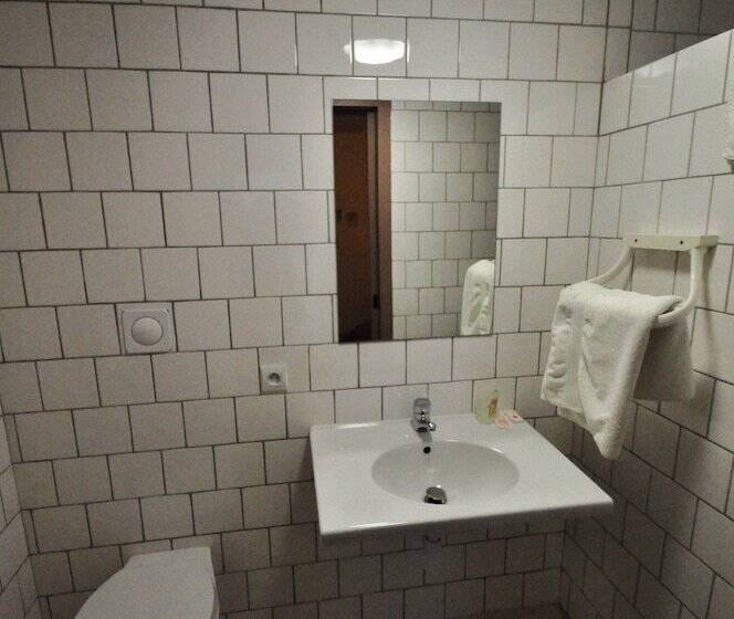 スタンダードルーム, Hôtel Ecochic   Mont De Marsan   Grand Moun