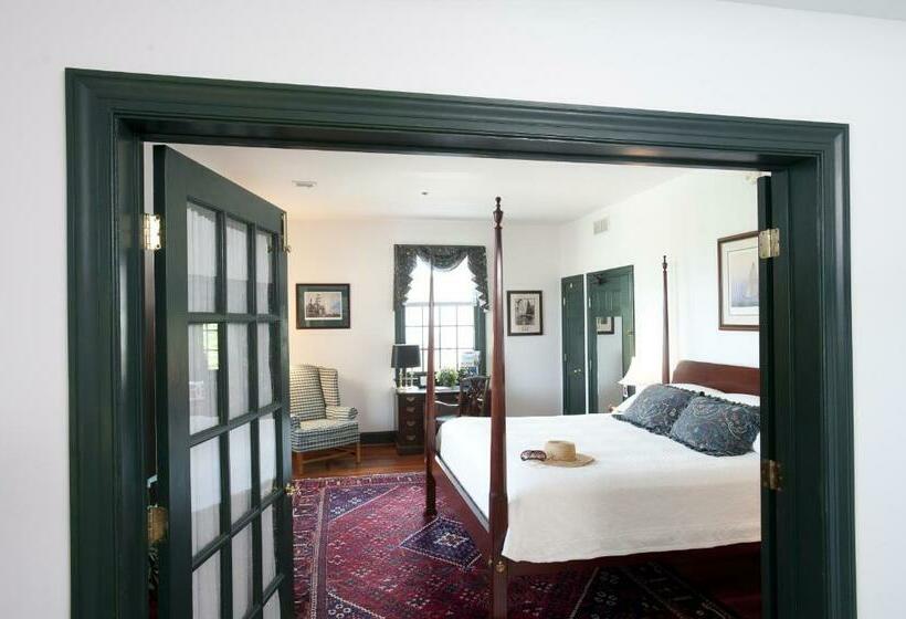 מיטת קינג בסוויטה, Inn At Osprey Point